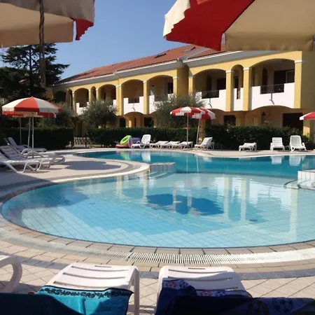 Two-storey Flat With Shared Pool And Patio Apartment Bibione