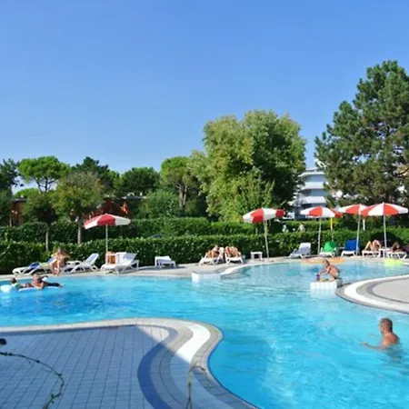Apartment Two-storey Flat With Shared Pool And Patio Bibione